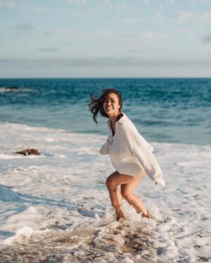Jessica Camacho Instagram - It’s the ocean for me, that puts my heart back into place, every time. 🩵  @amandapeixotoelkins