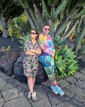 Jessica Fostekew Instagram - My episode of #travelman 48 hours in Lanzarote with actual BEST BOY @joelycett is on @channel4 TONIGHT at 8.30pm. Ready your laughing tackle. 

I. Had. The. Time. Of. My. Life. ❤️‍🔥🌋🧘🏼‍♀️🐕☀️🐠🙌🏻