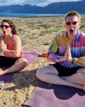 Jessica Fostekew Instagram - My episode of #travelman 48 hours in Lanzarote with actual BEST BOY @joelycett is on @channel4 TONIGHT at 8.30pm. Ready your laughing tackle. 

I. Had. The. Time. Of. My. Life. ❤️‍🔥🌋🧘🏼‍♀️🐕☀️🐠🙌🏻