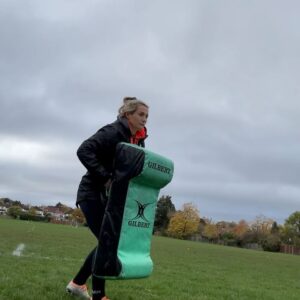 Jessica Fostekew Instagram - #sturdygirlclub is back TONIGHT 6.30pm on @bbcradio4 and it’s all about RUGBY 🏉🔥🙌🏻 🌹🏆 

Featuring the wisdom of 💫 @redrosesrugby legends @maggiealphonsi as well @vickyfleetwood_ who these videos prove is also the MOST patient, kind and brilliant teacher 🤣😂😅

Me and my boy child now big big fans of watching women be AMAZING at this 🙌🏻🙌🏻🙌🏻🔥🙌🏻🔥 sport 🏉 ❤️ 

Sidenote: I personally think this episode is one of the funniest bits of comedy I’ve ever made. So there.