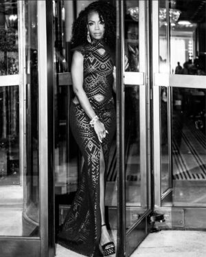 Jessica Frances Dukes Instagram - When the Whole Team Is 🔥🔥🔥 
#OZARK Finale #Premiere!!

Stylist: @mickeyboooom 
#Dress @marcbouwer 
#Shoes @ruthie_davis 
#jewelry @gbghjewelry 
#Hair @iamstacygray 
#Makeup @deyonamcgriff 
#Bodyguard #Mybigbrother 
#Nails @dramaticnailsbyoniecia 
#PersonalTrainer @ddicaterino 
#photographer @petros_koy (for the first 3 pics.)
#EarthDay

#JessicaFrancesDukes
