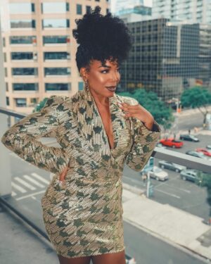 Jessica Frances Dukes Instagram - My First Emmys Weekend!!!! Here we Go! Event 1! Headed to celebrate the fab nominees and especially my #Ozark & #Netflix fam at the #TelevisionAcademy’s Performers Nominee Celebration @televisionacad #emmys
#FashionStylist @mickeyboooom #styledbymickey 
#Suit: @marcbouwer 
#HairStylist @jtouch 
#MakeupArtist @_beatbeauty_ 
#NailTech: @dramaticnailsbyoniecia 
#Jewelry: @georginajewelryofficial 
#Photographer @mfortphoto 
#Gold #Rooftop