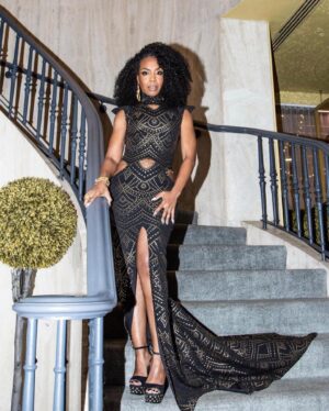 Jessica Frances Dukes Instagram - When the Whole Team Is 🔥🔥🔥 
#OZARK Finale #Premiere!!

Stylist: @mickeyboooom 
#Dress @marcbouwer 
#Shoes @ruthie_davis 
#jewelry @gbghjewelry 
#Hair @iamstacygray 
#Makeup @deyonamcgriff 
#Bodyguard #Mybigbrother 
#Nails @dramaticnailsbyoniecia 
#PersonalTrainer @ddicaterino 
#photographer @petros_koy (for the first 3 pics.)
#EarthDay

#JessicaFrancesDukes