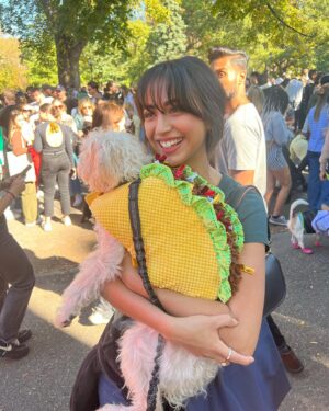 Jessica Garza Instagram - Just a girl and her taco in October 🌮