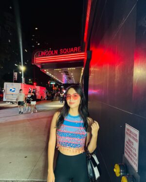 Jessica Garza Instagram - Some summer 🍓☀️🪧