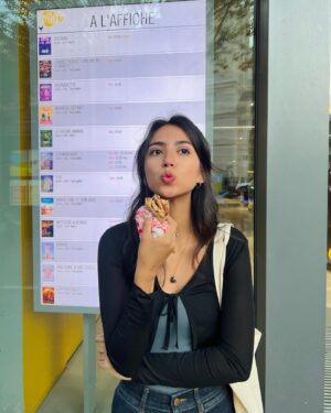 Jessica Garza Instagram - POV you pick a fight with your boyfriend in Rome so he takes you to Paris and buys you a crepe