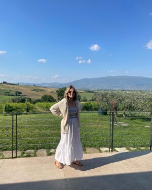 Jessica Knoll Instagram - I truly don’t know how this happened but I started book four in April and on my last day in magical Italy I wrote il fine. Guys, this one’s special.