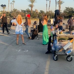 Jessica Lowe Instagram - The second season of Minx premieres next Friday, July 21st on @starz!!! ⭐️🌟✨

I stand in solidarity with @sagaftra and @wga and hope a fair agreement is reached as quickly as possible. 

SAG strikes at midnight tonight, so this will be the last post I can make promoting this sexy, delicious, hilarious and smart show. I love this cast and crew dearly and *hope* you get to see the magic we created. 

So…you’re signing up for @starz this weekend (if you haven’t already), ya? Promise? Good. 

Post a ⭐️ in the comments if you’re excited!! 
.
#season2 #minx #minxstarz #barbie #oppenheimer #july21 #comingsoon #sagaftra #sagstrike #✌️ #✊