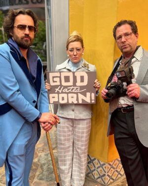 Jessica Lowe Instagram - The second season of Minx premieres next Friday, July 21st on @starz!!! ⭐️🌟✨

I stand in solidarity with @sagaftra and @wga and hope a fair agreement is reached as quickly as possible. 

SAG strikes at midnight tonight, so this will be the last post I can make promoting this sexy, delicious, hilarious and smart show. I love this cast and crew dearly and *hope* you get to see the magic we created. 

So…you’re signing up for @starz this weekend (if you haven’t already), ya? Promise? Good. 

Post a ⭐️ in the comments if you’re excited!! 
.
#season2 #minx #minxstarz #barbie #oppenheimer #july21 #comingsoon #sagaftra #sagstrike #✌️ #✊
