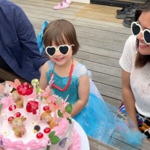 Jessica Lu Instagram - Hi mom. May was hard. You missed a lot. And now it’s June. My heart hurts a little extra these days. I still wait for you to text me. To call me. To like these posts. Your phone is still active. And I’m wearing your clothes. Everest curated her own guest list for her birthday party and she wanted me to make sure you knew you were invited. ❤️ 234