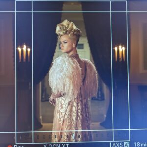 Jessica Madsen Instagram - One last part one photo dump @bridgertonnetflix @netflix @shondaland 

#bridgerton #bridgertonsonnetflix #polin #creloise #bridgertonbehindthescenes #bridgertonbts