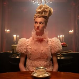 Jessica Madsen Instagram - How are we feeling about this gal now? 

@bridgertonnetflix @shondaland @netflix #bridgerton #bridgertononnetflix #polin #cressidacowper #netflix #shondaland #bridgertoncostumes