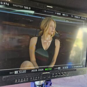 Jessica Morris Instagram - On and off camera in the desert🎬❤️🌵#yuccavalley #pioneertown