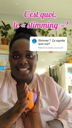 Jessica Prudencio Instagram - Tout le monde stim d'une manière ou d'une autre! Mais chez les personnes TDAH et TSA, le stimming se manifeste beaucoup plus parce qu'on en a besoin pour gérer nos émotions et/ou gérer notre anxiété face au flux d'informations overwhelming.

Stimming : self-stimulatory behavior. Je donne quelques exemples dans cette vidéo, mais tout peut être du stimming.

Ce n'est ni honteux, ni bizarre, ni ridicule de stimmer. Je me suis longtemps empêchée de stim publiquement parce que ça peut être stigmatisant... mais le fait de masquer sa neurodivergence et de se réprimer le besoin de stimmer peut être dangereux et mener à des meltdowns.

C'est quoi tes stims? 💖

#actuallyautistic #unmaskingautism #autisticadults #neurodivergent #autizzy #autismacceptance #audhd #blackandautistic #stimming #fidgettoys #unboxing