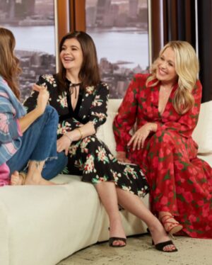 Jessica St. Clair Instagram - Hot lewks from “The Art of Small Talk” press courtesy of the best stylist ever @sarahnearisstyle