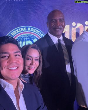 Jessie Vargas Instagram - I feel fortunate to be honored at the WBA centennial Convention. It was a memorable 4 days where many champions came together to celebrate 100 years of the WBA. 

Me siento muy afortunado de aver sido reconocido en la convención centenaria de la AMB. Fueron 4 días memorables donde varios campeones se unieron para festejar los 100 años de la AMB
Gracias @wbaboxingofficial 
Thank you 

#Boxing #Boxeo #evanderHolyfield #MiguelCotto #pauliemalignaggi #WinkyRight #NonitoDonaire #JuanDiaz #JackieNava #PelenchinCaballero #JakePaul #Cotto  #Bivol #ManyMore
