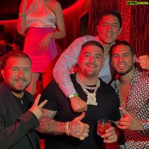 Jessie Vargas Instagram - Happy birthday Brotha @andy_destroyer13 🎂 

#Boxing #Boxeo #FightNight #Cool #Repost #Motivation #WorldChampions #Instagram #Instamood #UFC #Fitness #AndyRuiz #Fashion #Gucci #Fun #Friends #Selfie #Follow