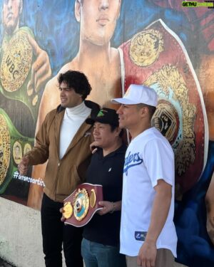 Jessie Vargas Instagram - I never thought that I would ever get a mural made after me. I’m genuinely thankful to @thegraincafe for considering having a mural made of me @zurdoramirez & @benavidez300 . I hope that the mural reminds those who drive by that with focus, dedication, perseverance, a positive mindset, and Jesus by your side, everything is possible. If you’re ever in LA, California, area, feel free to stop by and take a look at it. They did a superb job on the artwork. I can’t thank Hector enough. 🙏 

Yo nunca pensé que en algún tiempo me Arian un mural pero ya está echo. Estoy muy agradecido con The Grain Café por tomarse el tiempo en construir este pedazo de arte que incluye a mis colegas @zurdoramirez y @benavidez300 . Ojalá cuando la je te pase por este mural lo hagan recordar que con dedicación, enfoque, perseverancia, y una mente positiva, con Dios todo es posible. Si están en la aria de LA ojalá puedan tomarse el tiempo de mirar y tomarse una foto al lado del mural. Hicieron un gran trabajo. Gracias Héctor