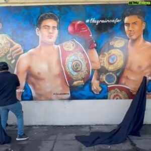 Jessie Vargas Instagram - I never thought that I would ever get a mural made after me. I’m genuinely thankful to @thegraincafe for considering having a mural made of me @zurdoramirez & @benavidez300 . I hope that the mural reminds those who drive by that with focus, dedication, perseverance, a positive mindset, and Jesus by your side, everything is possible. If you’re ever in LA, California, area, feel free to stop by and take a look at it. They did a superb job on the artwork. I can’t thank Hector enough. 🙏 

Yo nunca pensé que en algún tiempo me Arian un mural pero ya está echo. Estoy muy agradecido con The Grain Café por tomarse el tiempo en construir este pedazo de arte que incluye a mis colegas @zurdoramirez y @benavidez300 . Ojalá cuando la je te pase por este mural lo hagan recordar que con dedicación, enfoque, perseverancia, y una mente positiva, con Dios todo es posible. Si están en la aria de LA ojalá puedan tomarse el tiempo de mirar y tomarse una foto al lado del mural. Hicieron un gran trabajo. Gracias Héctor