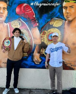 Jessie Vargas Instagram - I never thought that I would ever get a mural made after me. I’m genuinely thankful to @thegraincafe for considering having a mural made of me @zurdoramirez & @benavidez300 . I hope that the mural reminds those who drive by that with focus, dedication, perseverance, a positive mindset, and Jesus by your side, everything is possible. If you’re ever in LA, California, area, feel free to stop by and take a look at it. They did a superb job on the artwork. I can’t thank Hector enough. 🙏 

Yo nunca pensé que en algún tiempo me Arian un mural pero ya está echo. Estoy muy agradecido con The Grain Café por tomarse el tiempo en construir este pedazo de arte que incluye a mis colegas @zurdoramirez y @benavidez300 . Ojalá cuando la je te pase por este mural lo hagan recordar que con dedicación, enfoque, perseverancia, y una mente positiva, con Dios todo es posible. Si están en la aria de LA ojalá puedan tomarse el tiempo de mirar y tomarse una foto al lado del mural. Hicieron un gran trabajo. Gracias Héctor