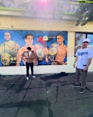 Jessie Vargas Instagram - I never thought that I would ever get a mural made after me. I’m genuinely thankful to @thegraincafe for considering having a mural made of me @zurdoramirez & @benavidez300 . I hope that the mural reminds those who drive by that with focus, dedication, perseverance, a positive mindset, and Jesus by your side, everything is possible. If you’re ever in LA, California, area, feel free to stop by and take a look at it. They did a superb job on the artwork. I can’t thank Hector enough. 🙏 

Yo nunca pensé que en algún tiempo me Arian un mural pero ya está echo. Estoy muy agradecido con The Grain Café por tomarse el tiempo en construir este pedazo de arte que incluye a mis colegas @zurdoramirez y @benavidez300 . Ojalá cuando la je te pase por este mural lo hagan recordar que con dedicación, enfoque, perseverancia, y una mente positiva, con Dios todo es posible. Si están en la aria de LA ojalá puedan tomarse el tiempo de mirar y tomarse una foto al lado del mural. Hicieron un gran trabajo. Gracias Héctor