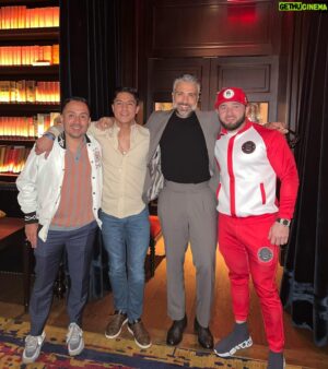 Jessie Vargas Instagram - Fue un placer conocer y convivir con estos tres caballeros 
It was a pleasure meeting these three gentlemen  @jaimecamil @betosierraoficial @ech13 

#Boxing #Boxeo #FightNight #Cool #Repost #Motivation #WorldChampions #Instagram #Instamood #UFC #Fitness #JaimeCamil #louievuitton #Fashion #Gucci #Fun #Friends #Summer #Selfie #Follow #canelovsggg2018ready