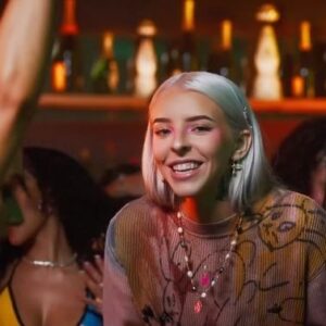 Jessy Terrero Instagram - @wisin @itsyoungmiko 
Señorita 

@labase @hydequimico 

@wkentertainment @chrisduque 

Director: @jessyterrero

Prod company @cinemagiants
@luisfevela @vinceherreraartist 

Executive producer: @mrmcausland 
Cinematographer: @joseovijimenez 
AD: @Youngchang
2nd AD: @space305
Prod. Coord: @paola_ordonez80
Gaffer: @chris_stewart_lps
Ronin: @robert_otero_dp 
Art: @rita_villarroel_gomez 
Key Make up: @mjtheartist @glamgangmiami 
Hair @marinovoahair 
Makeup @angelicalvarez_artist
Stylist @styletropicalia 
Editor: @jesusmanucci 
Color: @juliacolorista
Post Sup: @mlmpostservices @leslieterrero 
VFX: @finaltouchfx
Technocrane @extremejibs 

Models: @paulasuarezg 
Dancers @emilydelvallee : @fierce_feli @savannacarrera @sabri.tt @kendall_boston 
@lastcalltalent