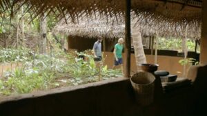 Jesús Calleja Instagram - Hay muchos tipos de aventura y ya os digo que una cata de comida picante de Sri Lanka es uno de los duros!! Esta noche a las 22:50 en Cuatro nuevo Planeta Calleja con Álvaro Rico! Risas y emoción aseguradas, decidme luego qué os parece...