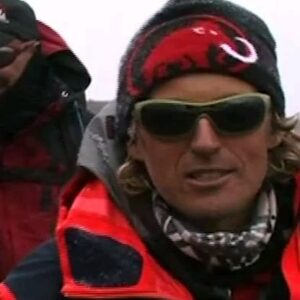 Jesús Calleja Instagram - Hoy me preguntaron que cual había sido el campo base más cómodo en el que había estado de las grandes montañas, pues mira..lo comparto con todos vosotros. Fue en el Aconcagua (4.300 metros) donde había una tienda campaña gigante que era una  pizzeria, otra que era una hamburguesería y otra que era un pub, que os parece?