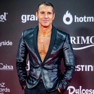 Jesús Vázquez Instagram - Fresquitos por la vida😜♥️
@genzawards @mediasetcom