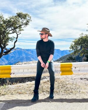 Jesús Zavala Instagram - Agarrando monte!