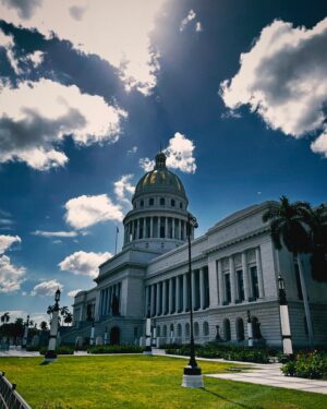 Jesús Zavala Instagram - 🇨🇺🌞🚶🏻‍♂️