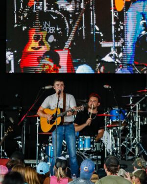Jet Jurgensmeyer Instagram - Safe to say our first @country_concert was as good as it gets!!! @danielaycockmusic @the_dwt @jackmaucere 
📸: @carebearr__ & @caleylayman 🤍
#countryconcert24 #livemusic #originalmusic #tourtime #herewego #theridephase2