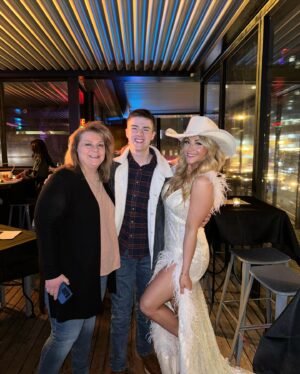 Jet Jurgensmeyer Instagram - #happymothersday to the worlds best Mom! I’m so thankful I have you in my corner and that you’re always there for me. I don’t make life easy, but you’re still someone I can count on. I love you Mom! #loveyoumom #mothersday #weekend #thankful