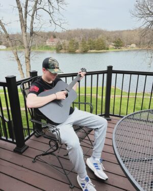 Jet Jurgensmeyer Instagram - Y’all gotta go check out my friends over at @klosguitar they’re awesome and make some super cool carbon fiber guitars!! #carbonfiber #klos #guitars #epic