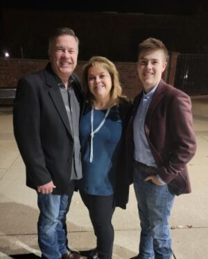 Jet Jurgensmeyer Instagram - #happymothersday to the worlds best Mom! I’m so thankful I have you in my corner and that you’re always there for me. I don’t make life easy, but you’re still someone I can count on. I love you Mom! #loveyoumom #mothersday #weekend #thankful