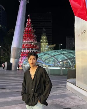 Jet Somjet Saejang Instagram - 新加坡夜晚作妖👻