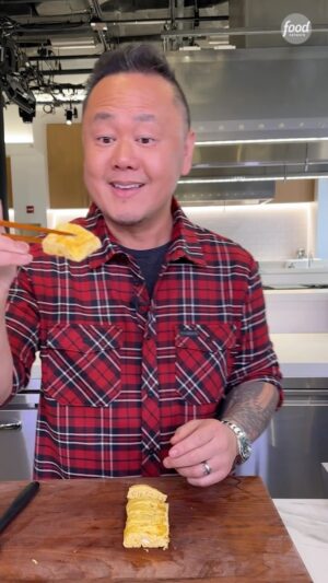 Jet Tila Instagram - You can make a version of tamagoyaki with a nonstick skillet! 😲 @JetTila made one in honor of his #TournamentOfChampions battle against @MeiLin21!

Don’t miss the *finale* of TOC 5 this Sunday at 8|7c.