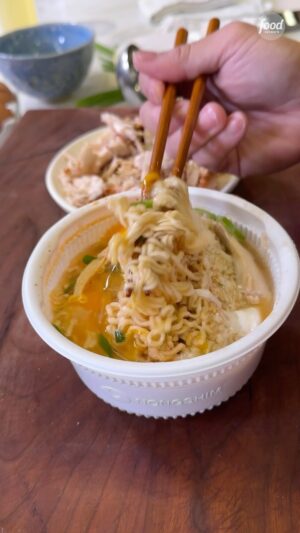 Jet Tila Instagram - Raise your hand if you love doing this ramen trick too! 🍜👋

Don’t miss #ReadyJetCook with @jettila Saturday at 12|11c on Food Network!