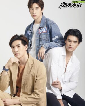 Jetsadakorn Bundit Instagram - พบกับบทสัมภาษณ์ของ เจ็ท @jet_bundit  เจมส์ @jame_kasama บิ๊ก @bigteenoy จากซีรีส์ My Mate Match @mymatematch ในนิตยสารสุดสัปดาห์ Collectible Issue November 2021

จับจองเป็นเจ้าของได้แล้ววันนี้ หมดแล้วหมดเลยไม่พิมพ์เพิ่มนะ 
Sudsapda Collectible Issue November 2021. Grab your copy now! @sudsapda  #SudsapdaNovember2021
#starhunterentertainment #mymatematch