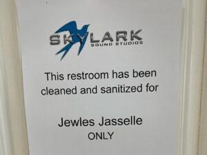 Jewels Jaselle Instagram - Not only did I get my own parking spot but I also got my own bathroom! Thanks Skylark for making a girl feel special!  Now if only “auto correct” was around to check the spelling of my name it would be a perfect day! 😂 #skylarksound #inthestudio #voiceover #tv #working #inthelab #myofficetoday #letsgo #recording #creativepeneur #colddays❄️