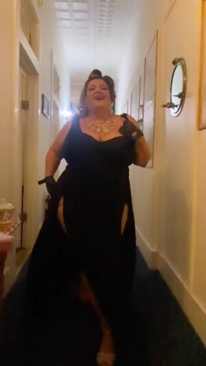 Jezebel Express Instagram - Indulge me. 💋 
(I wish the lighting was better but this was backstage & impromptu so it’s a miracle it got recorded at all.)