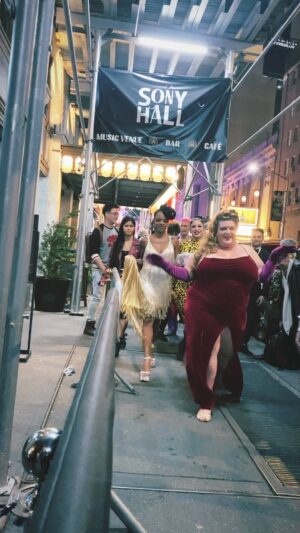Jezebel Express Instagram - Totally forgot I made the angry door guy at Sony Hall take this walk-by video of us showing off our outfits after the @newyorkburlesquefestival Saturday Spectacular. Look how cute we are tho!!! 🥰
