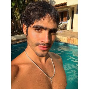 Jhona Burjack Instagram - Domingão de sol , muito soooool!! 🔥