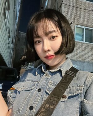 Ji Eun-seo Instagram - 점점 머리가 짧아보여..
30센치 넘게 잘랐는데
진-짜 많이 자른거였나밬ㅋㅋ