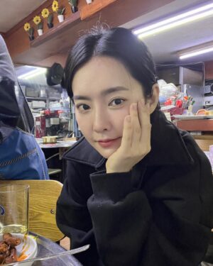 Ji Eun-seo Instagram - 혹시 5:5 가르마에서 술냄새 나?