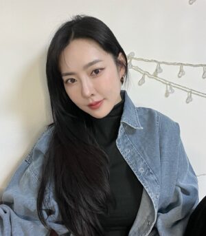 Ji Eun-seo Instagram - 허리 아파서 상큼한 척 하기 힘드니까
사진으로 대체합니다 😂

신경주사 그까짓꺼 진짜 아파 😊.. 후
