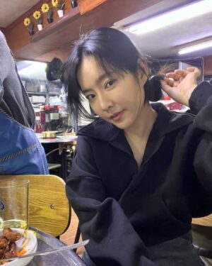 Ji Eun-seo Instagram - 혹시 사진에서 술냄새 나?
ㅇ ㅓ.. 아니면 볶음밥냄새..?