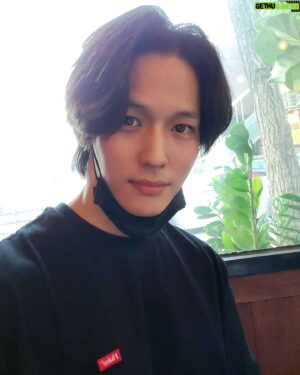 Ji Il-ju Instagram - 머리를 잘라야겠지..?
#fluke #큰돈가신사점