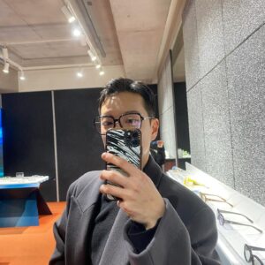 Ji Min-hyuk Instagram - #gentlemonster#popupstore
젠틀젤링🍬
@gentlemonster